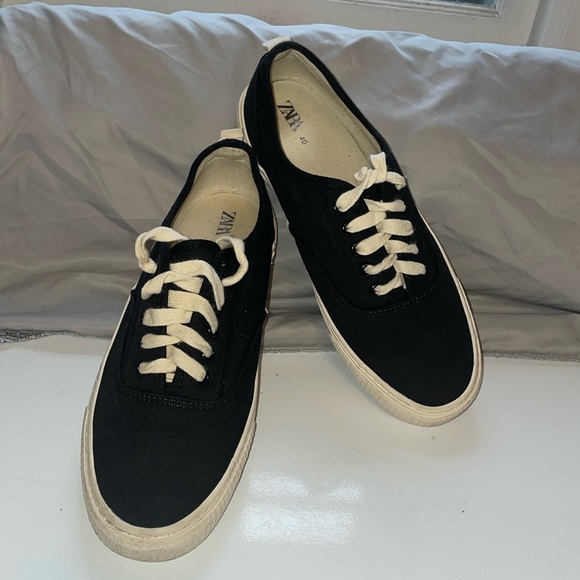 FREE WITH PURCHASE ZARA SHOES - Picture 3 of 4